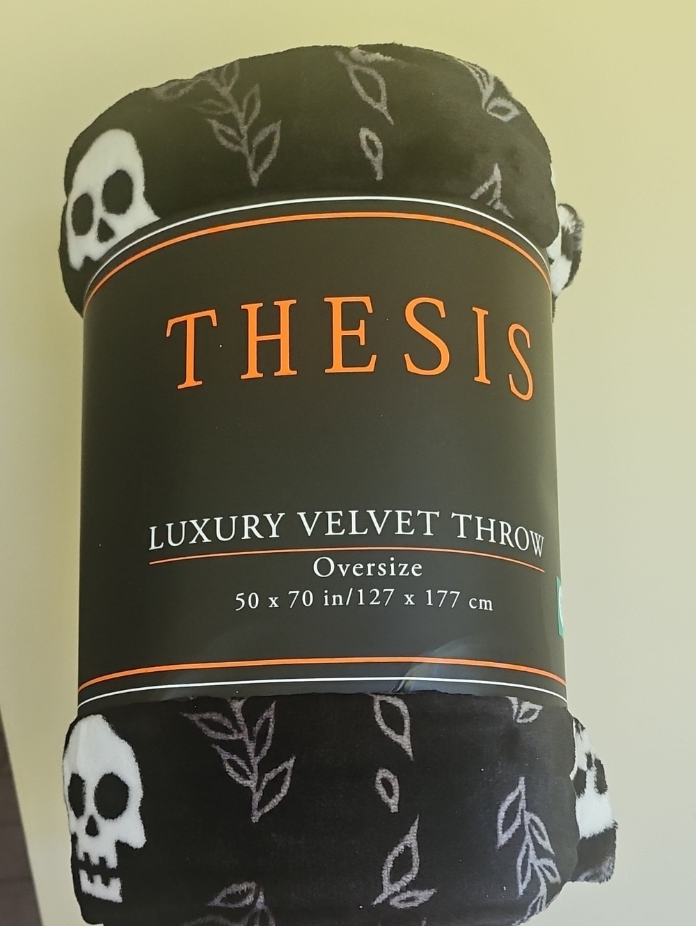 THESIS Black Luxury Velvet Throw - Oversize Skull Pattern